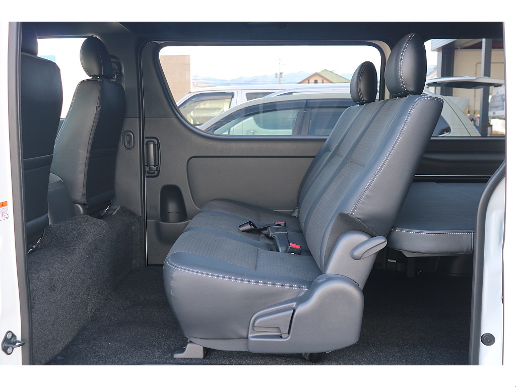 ダークプライムS専用ハーフレザーシート！