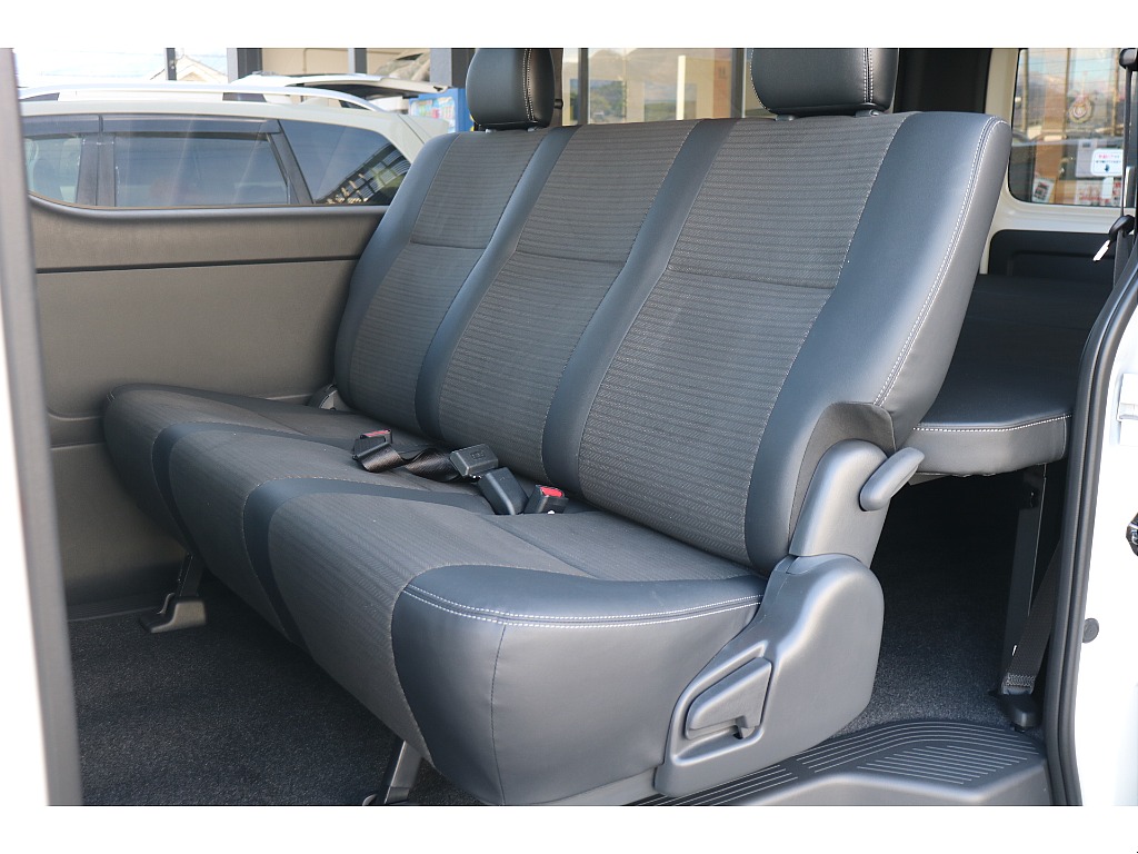 ダークプライムS専用ハーフレザーシート！