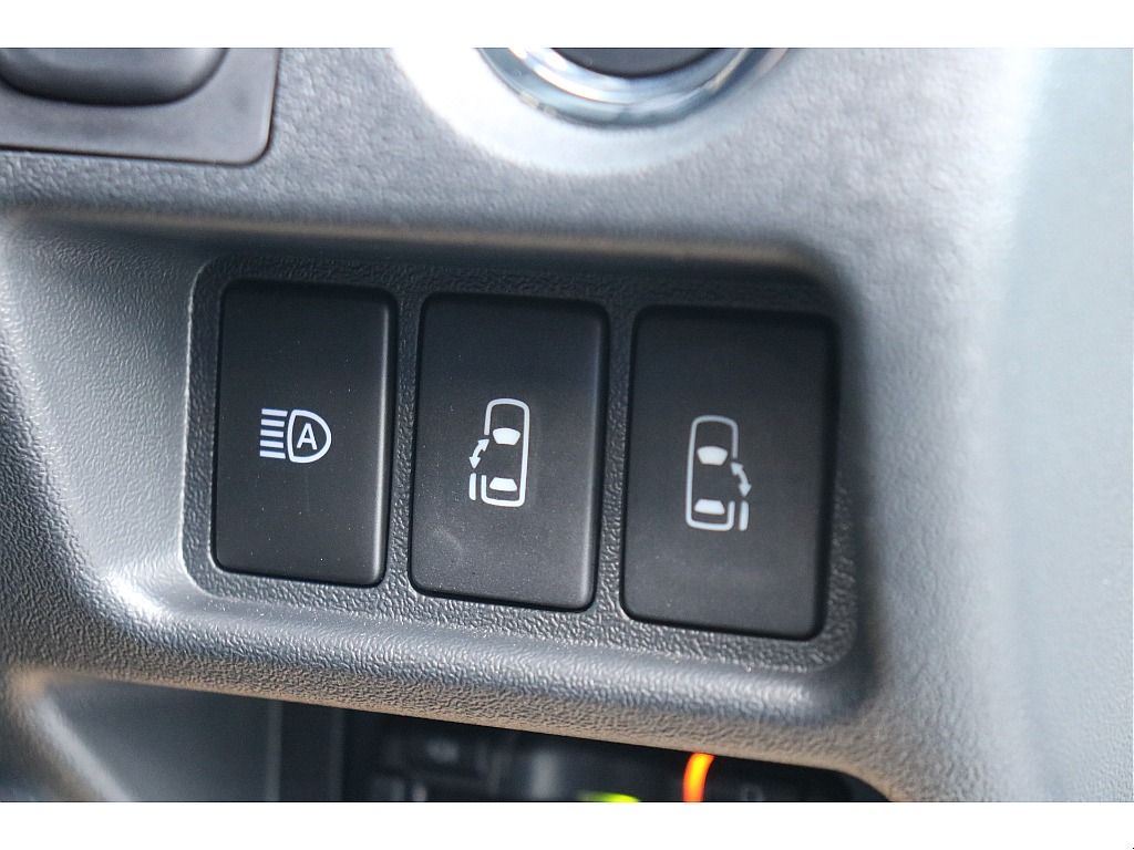 両側パワースライドドア！