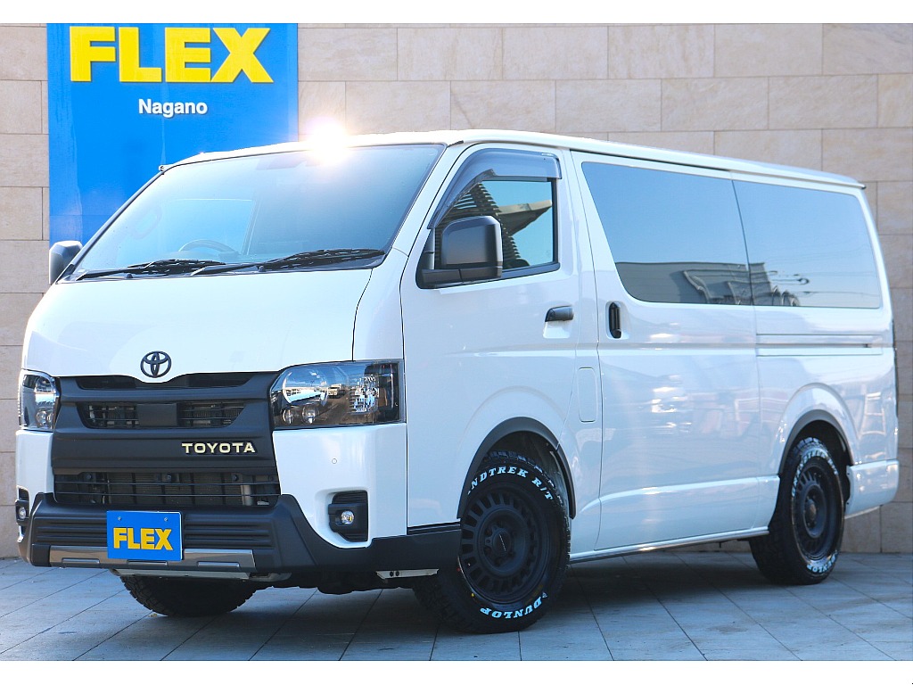 ハイエース長野店までお問合せお待ちしております！ R4ディーゼルターボ4WDワンオーナー車！カスタム盛りだくさんのブラックエディション！