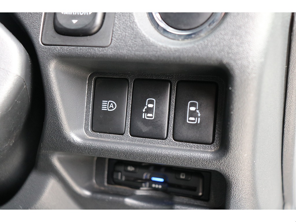 両側パワースライドドア！