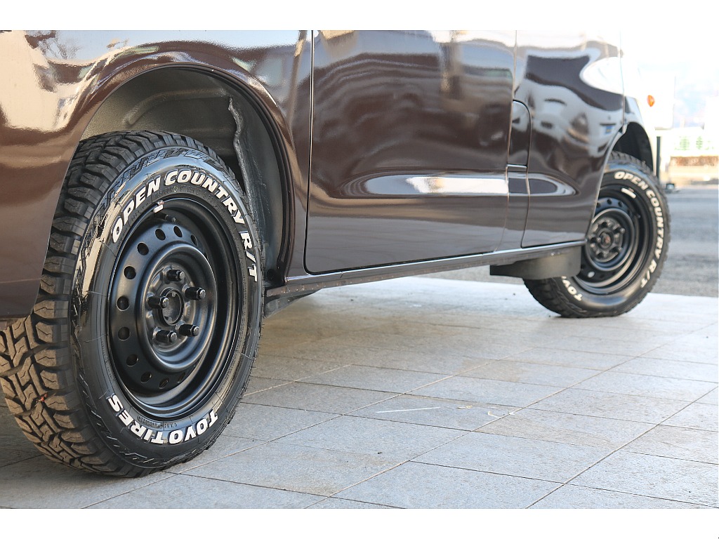 純正14インチホイール、TOYOオープンカントリータイヤRT！