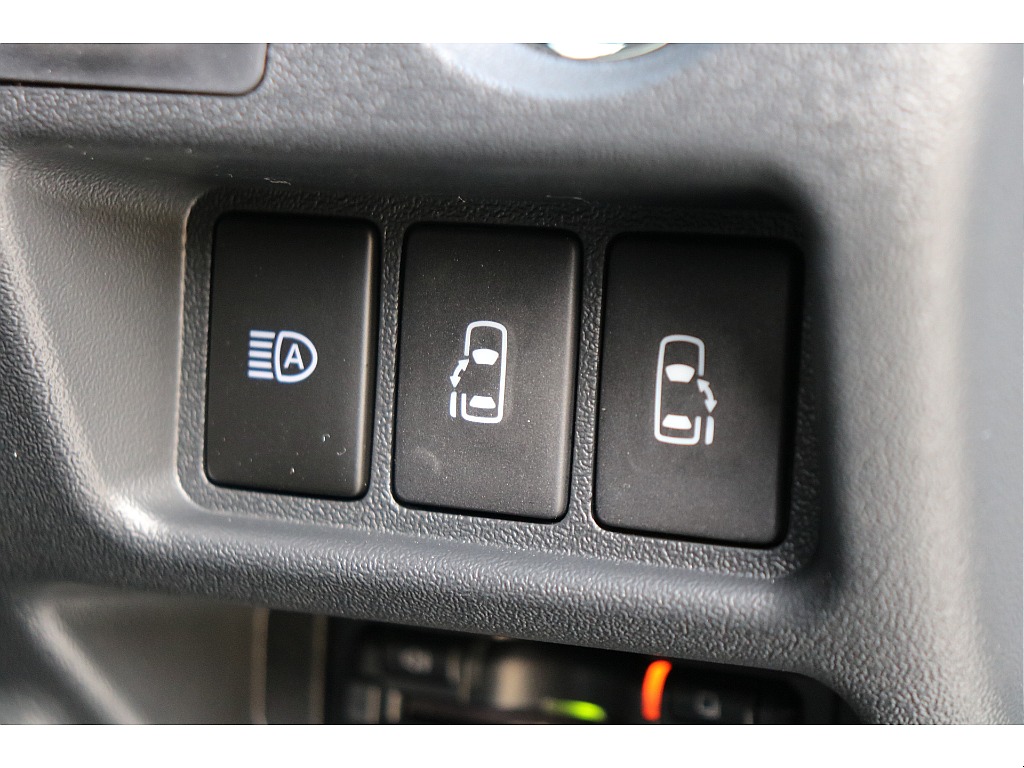 両側パワースライドドア！