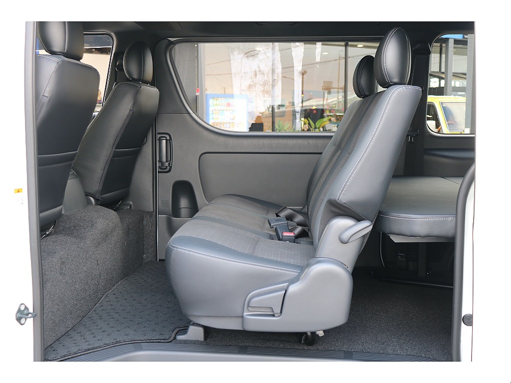 ダークプライムS専用ハーフレザーシート！