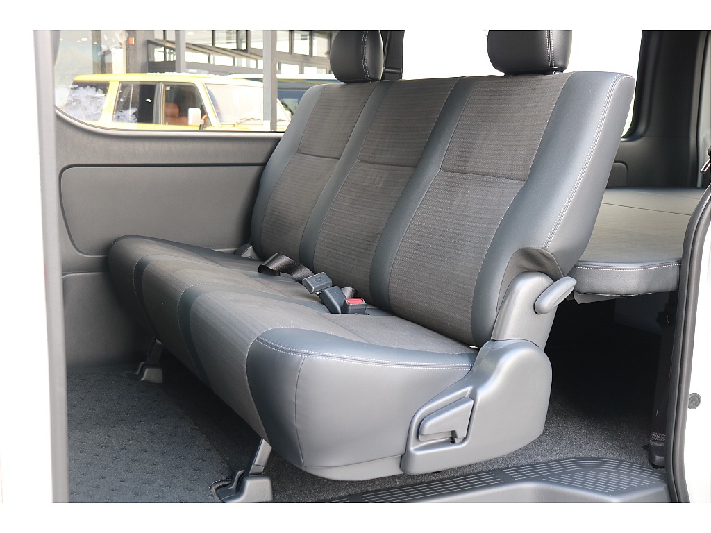 ダークプライムS専用ハーフレザーシート！