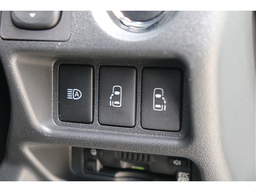 両側パワースライドドア！