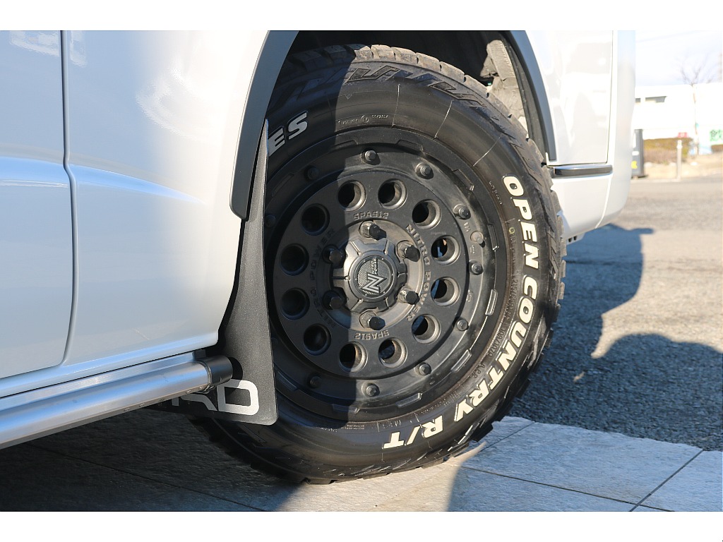 H12ショットガン16インチアルミ、TOYOオープンカントリータイヤRT！