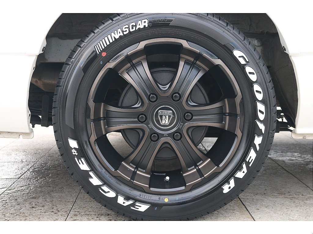 FLEXワイルドディープス17インチアルミ、グッドイヤーナスカータイヤ！