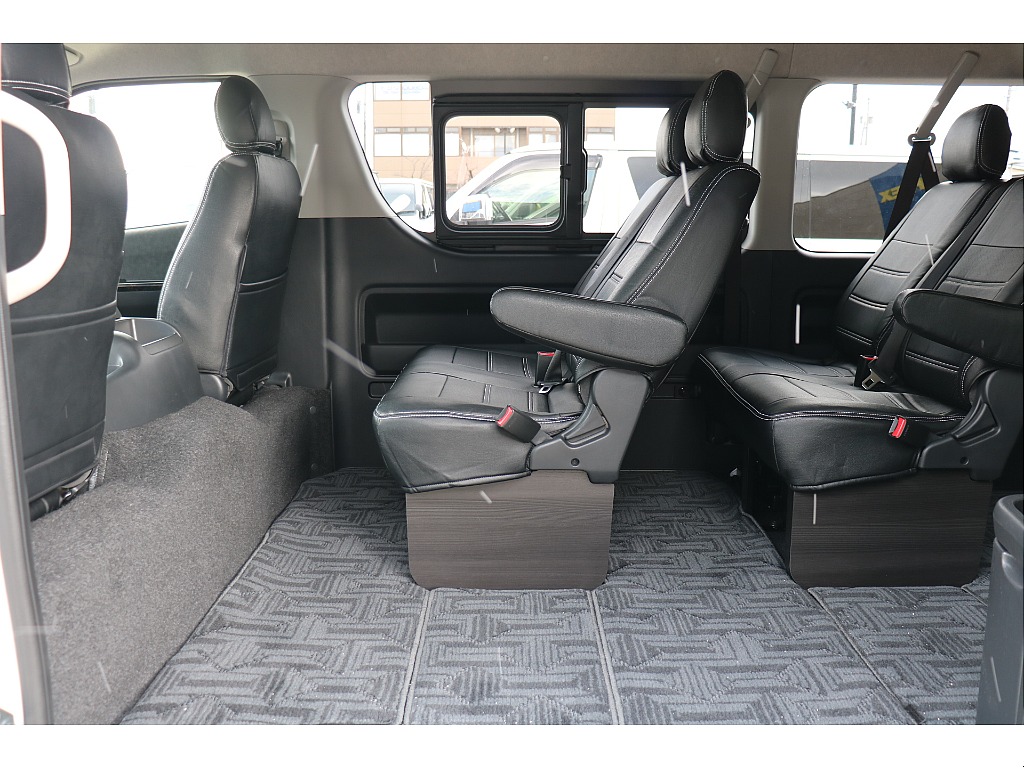 足元もゆったり！