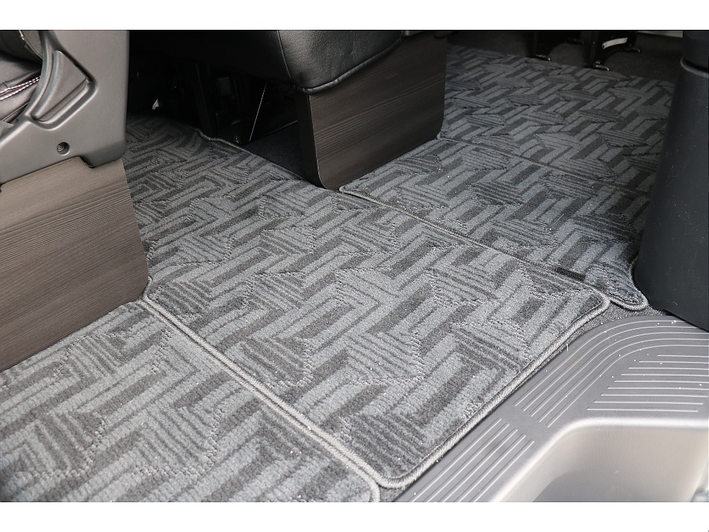 リアフロアマット付！