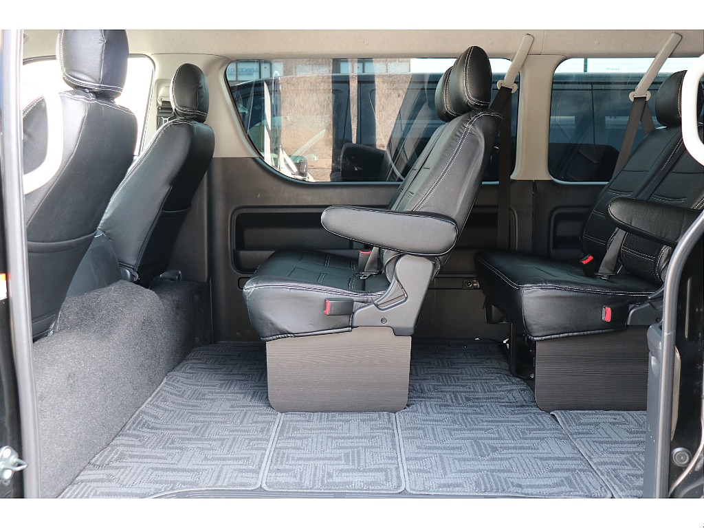 足元もゆったり！