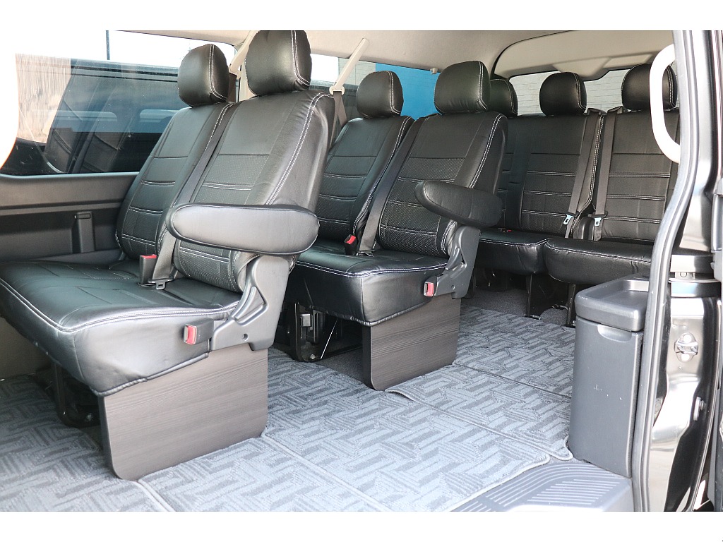 大人数での移動にピッタリなスタンダード配列！