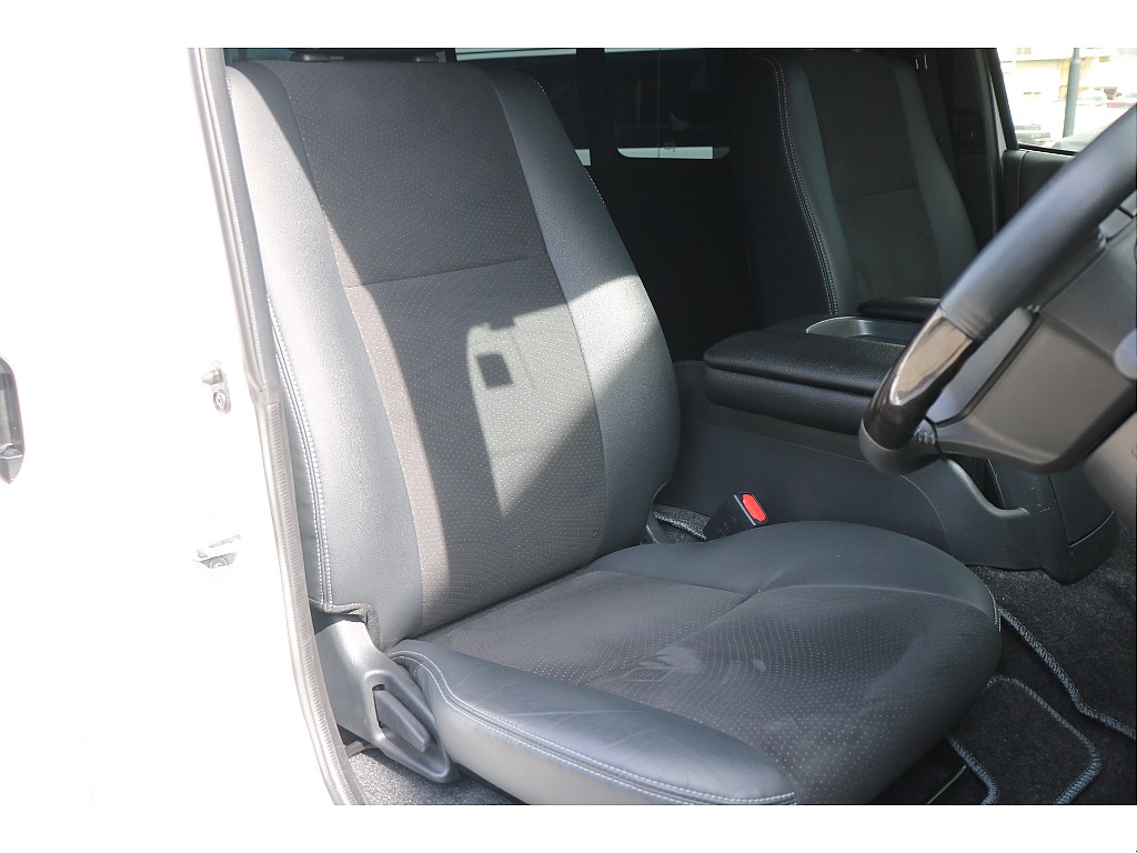 ダークプライムⅡ専用ハーフレザーシート！