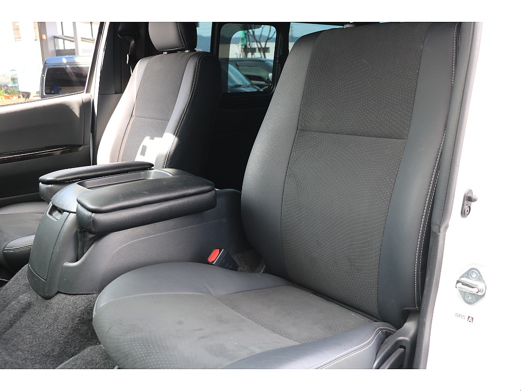 ダークプライムⅡ専用ハーフレザーシート！