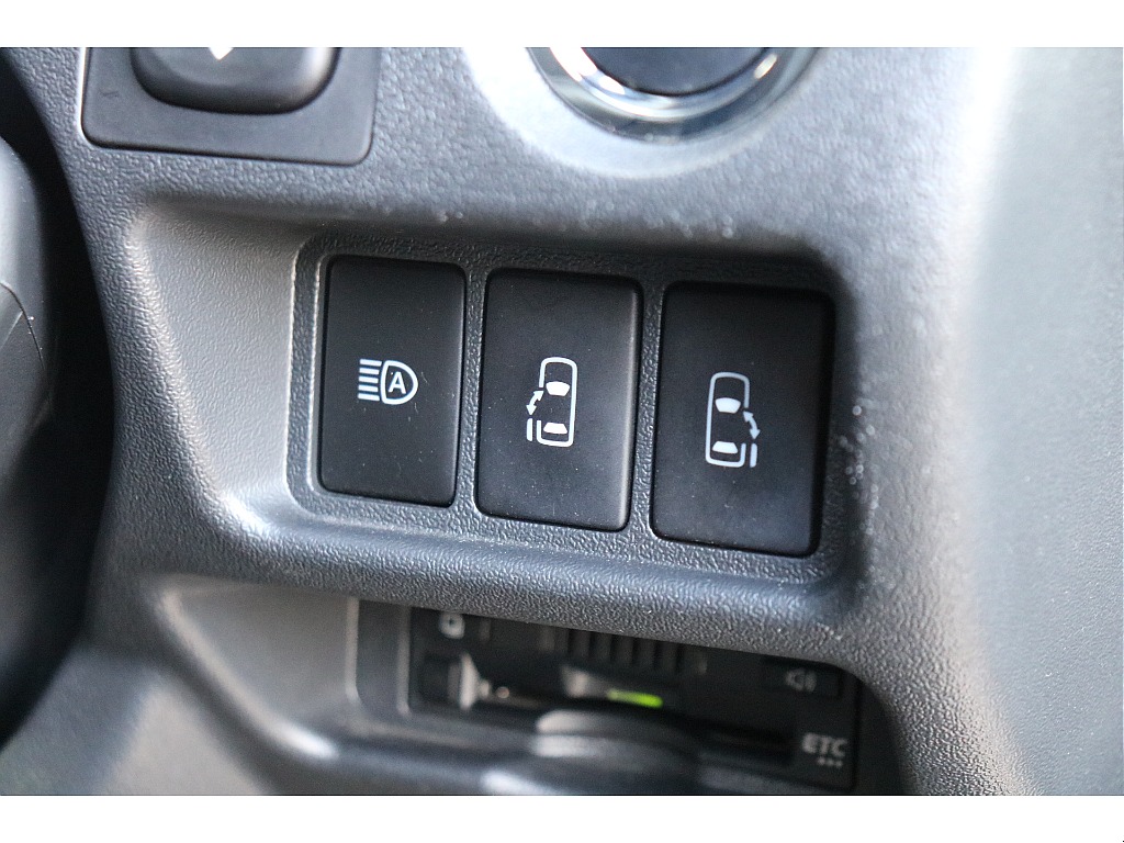 両側パワースライドドア！