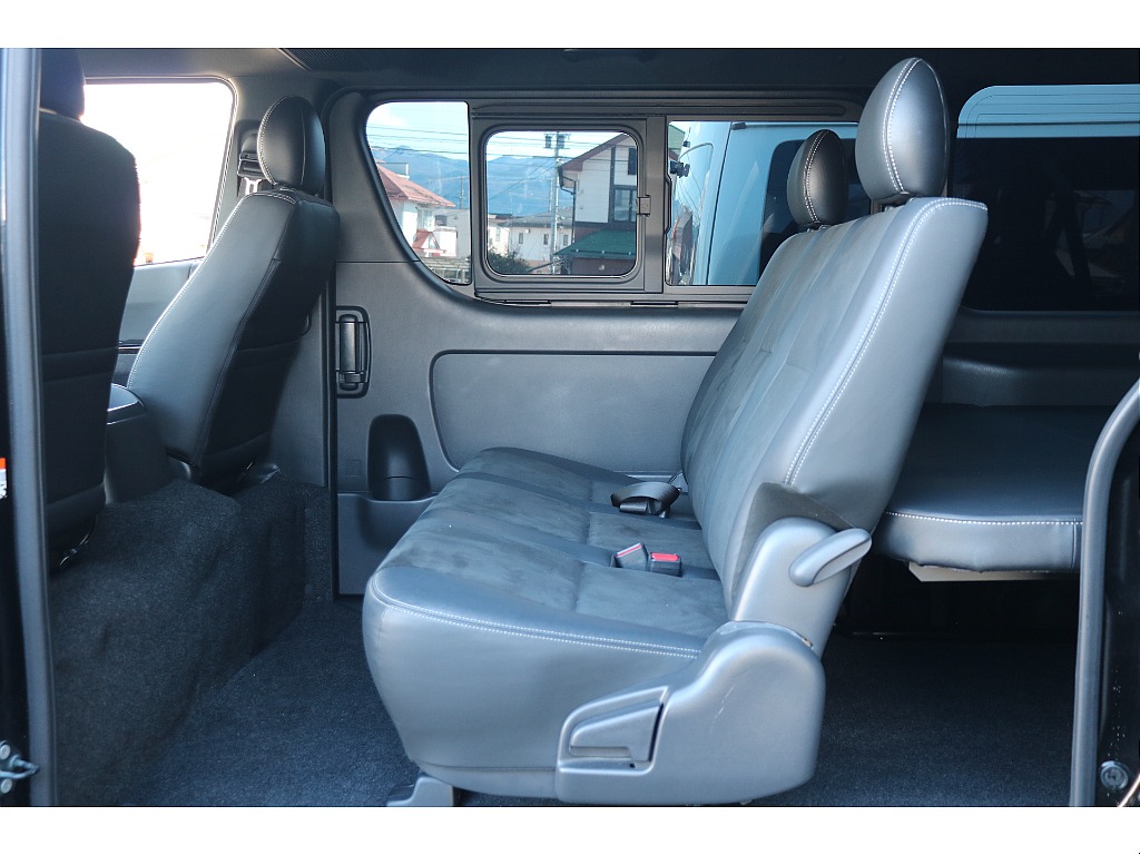 2列目足元もゆったり！