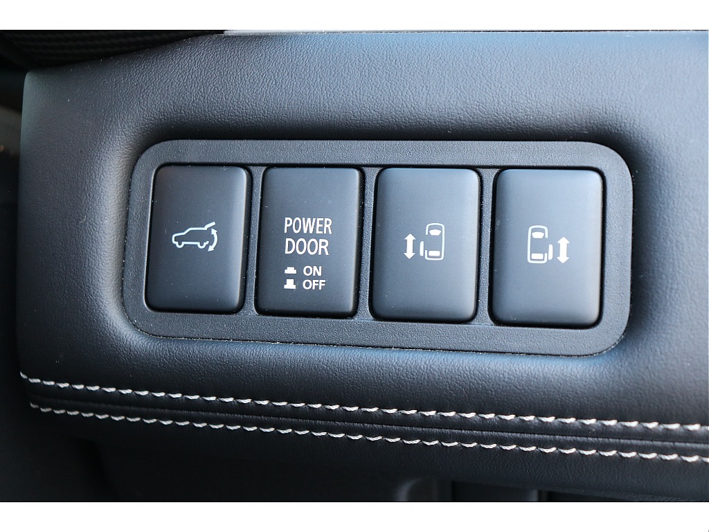 両側パワースライドドア、パワーバックゲート！