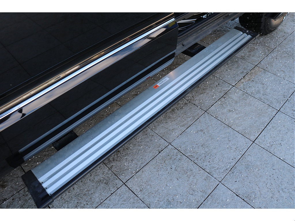 左スライド電動ステップ！