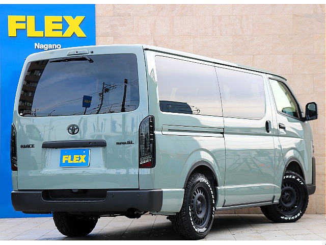 アースカラーパッケージの登録済未使用車！オフロードスタイル！