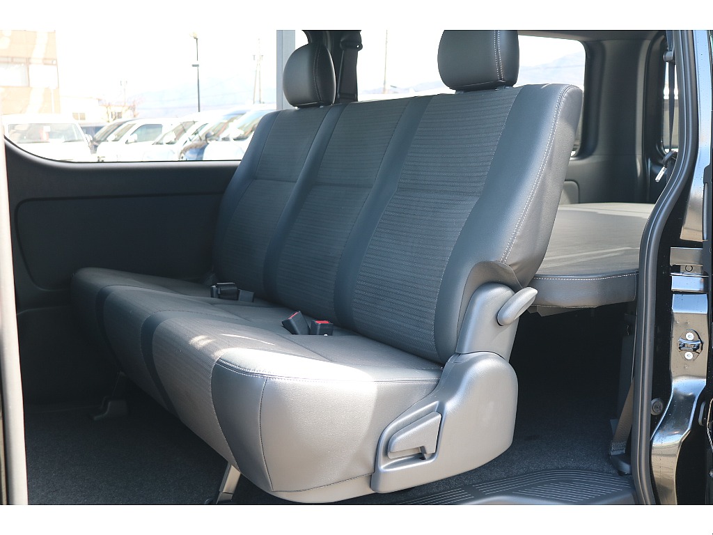 ダークプライムS専用ハーフレザーシート！