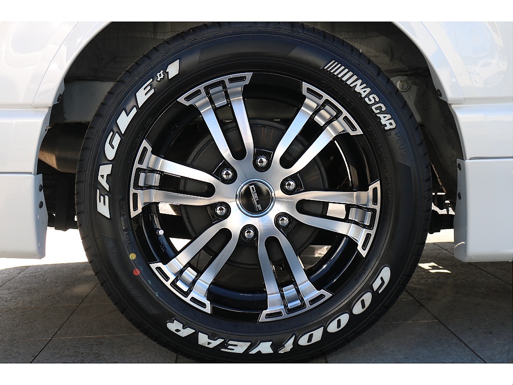 FLEX DELF02 17インチアルミ、グッドイヤーナスカータイヤ！