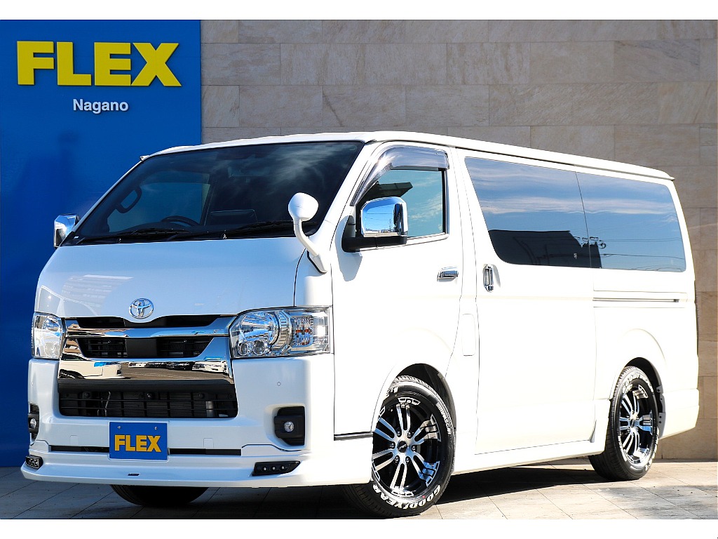 ハイエース長野店までお問合せお待ちしております！ R5ハイエースバンS-GLダークプライムⅡディーゼルターボ4WD高年式低走行のモデリスタフルエアロ車！