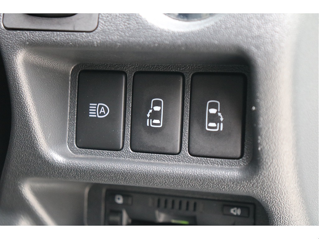 両側パワースライドドア！