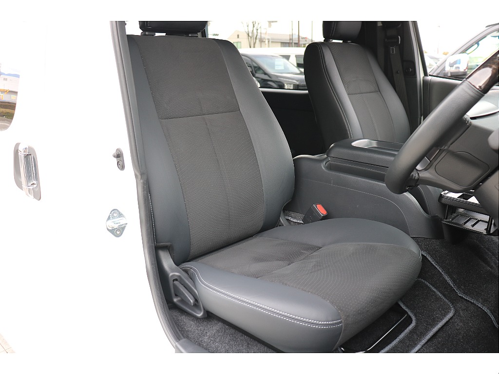 ダークプライムⅡ専用ハーフレザーシート！