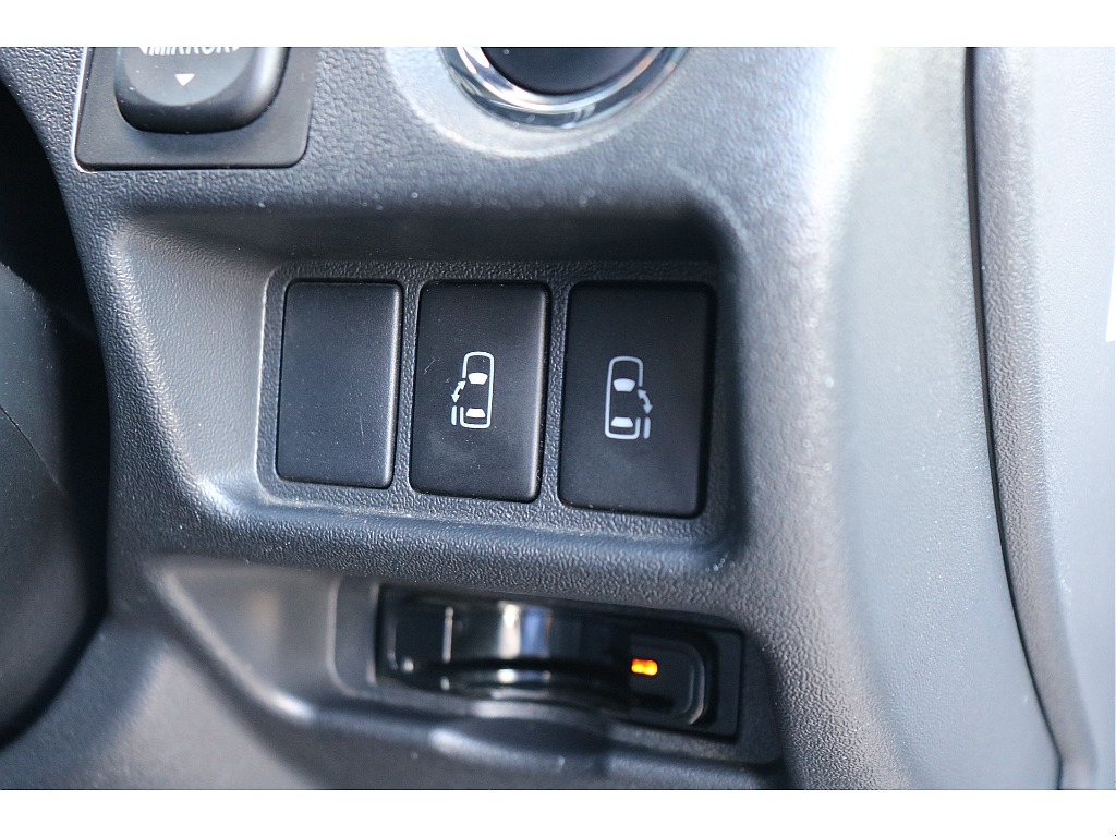 両側パワースライドドア！