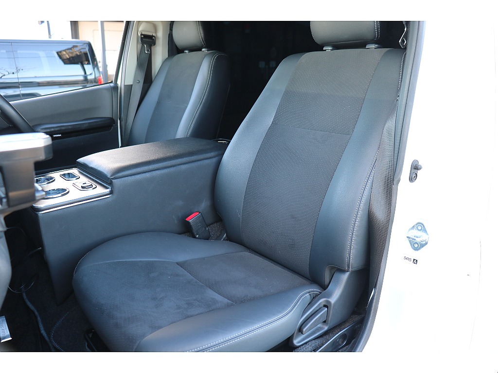 ダークプライム専用ハーフレザーシート！