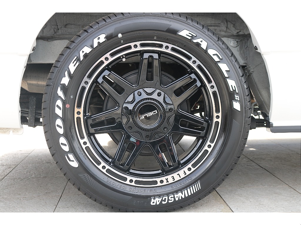 FLEX DELF04 17インチアルミ、グッドイヤーナスカータイヤ！