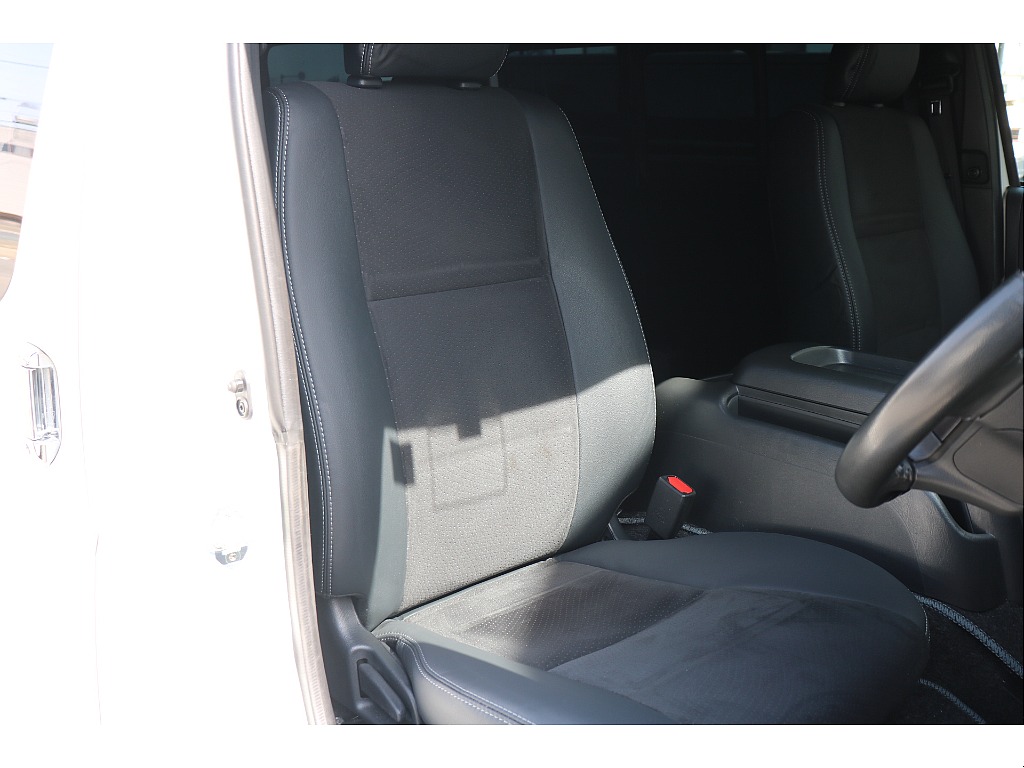 ダークプライムⅡ専用ハーフレザーシート！