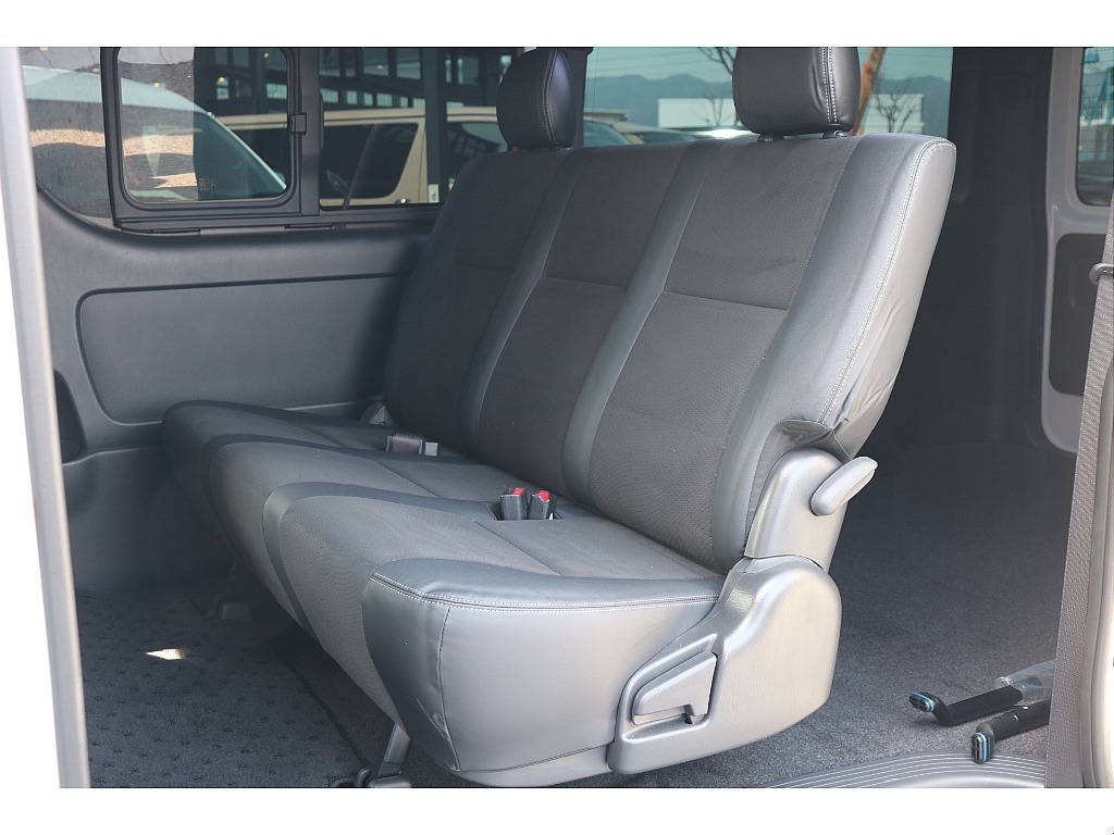 ダークプライムⅡ専用ハーフレザーシート！