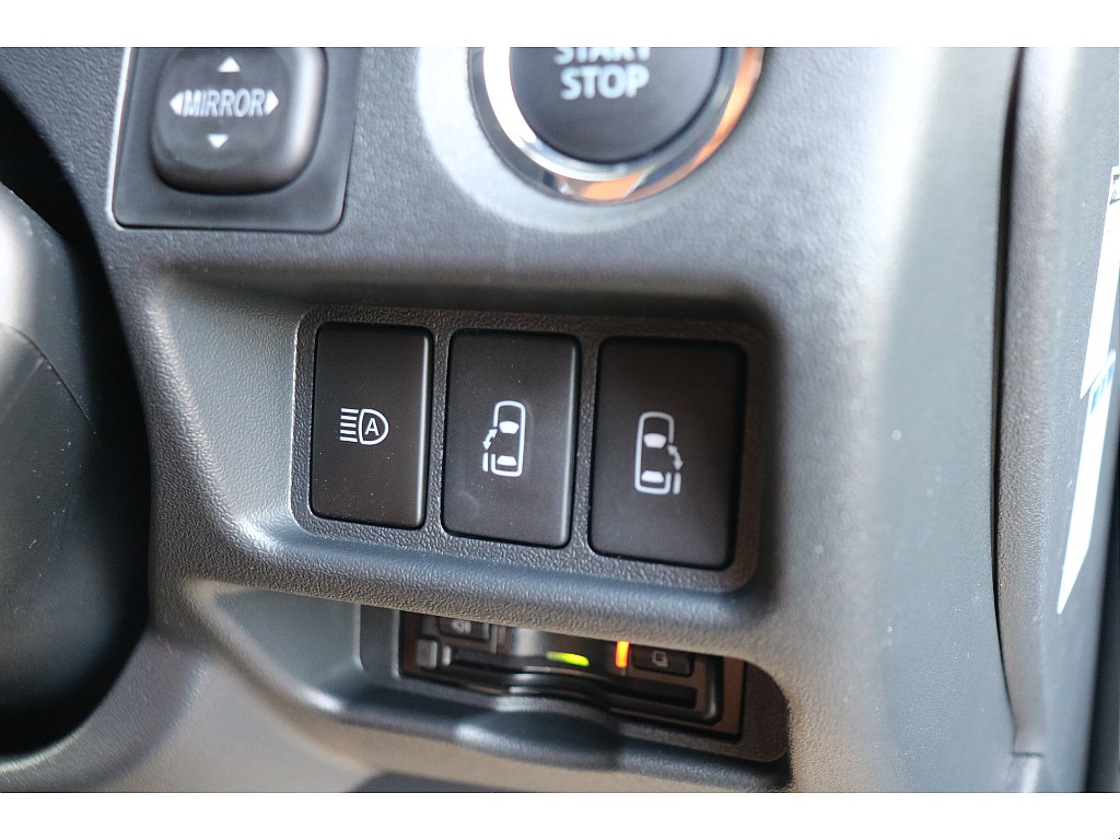 両側パワースライドドア！