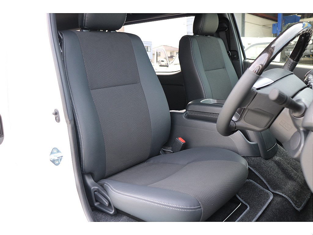 ダークプライムⅡ専用ハーフレザーシート！