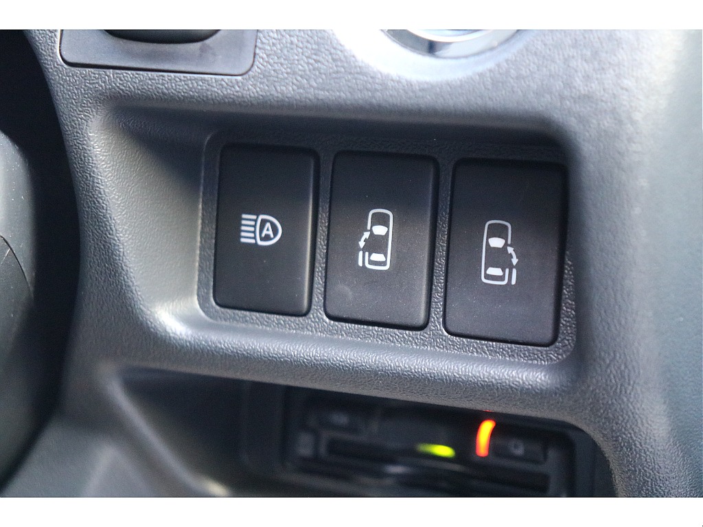 両側パワースライドドア！