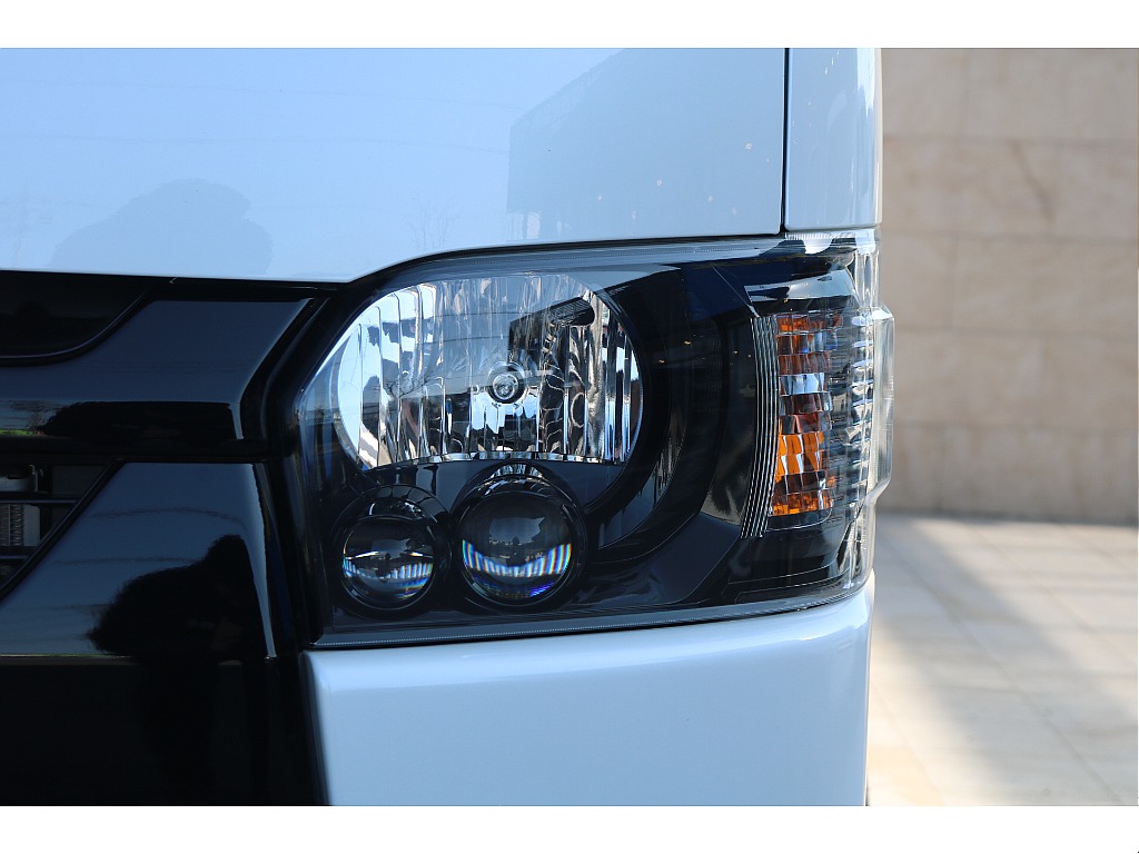 LEDヘッドランプ！(インナーブラック施工）