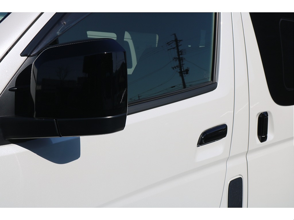 メッキ部艶有ブラック塗装！