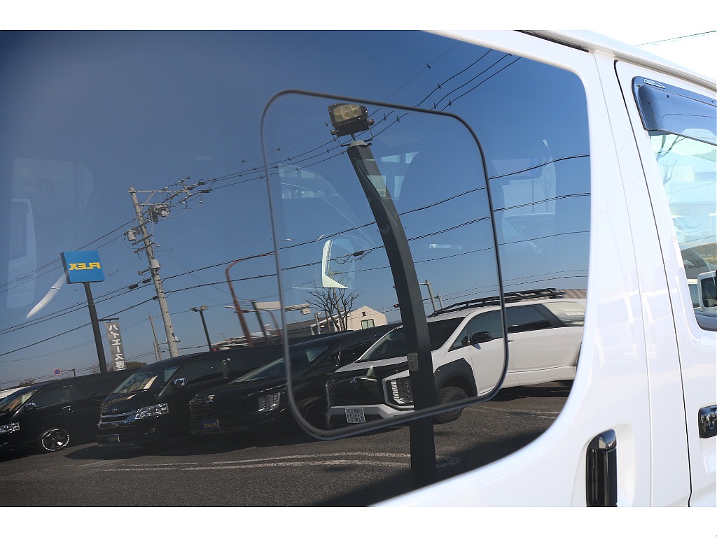 小窓付き窓ガラス！