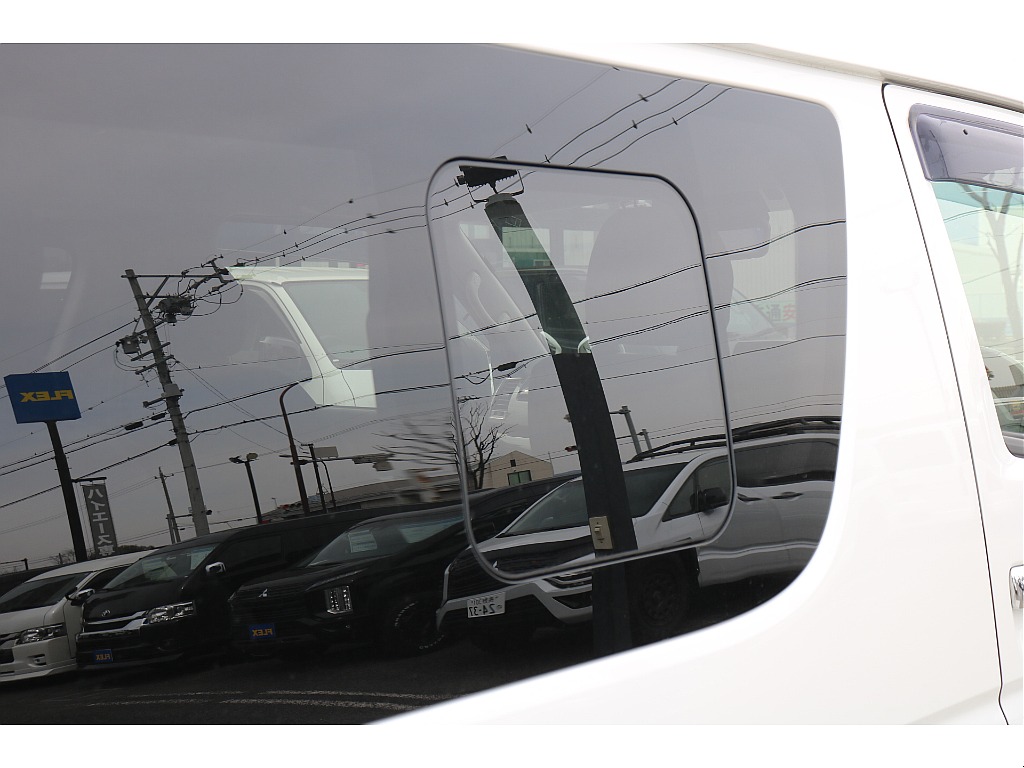 トヨタ ハイエース(32枚目)