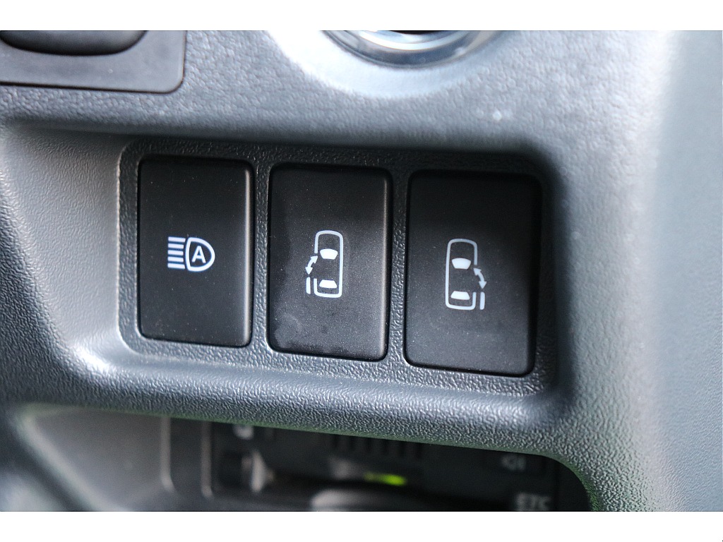 両側パワースライドドア！