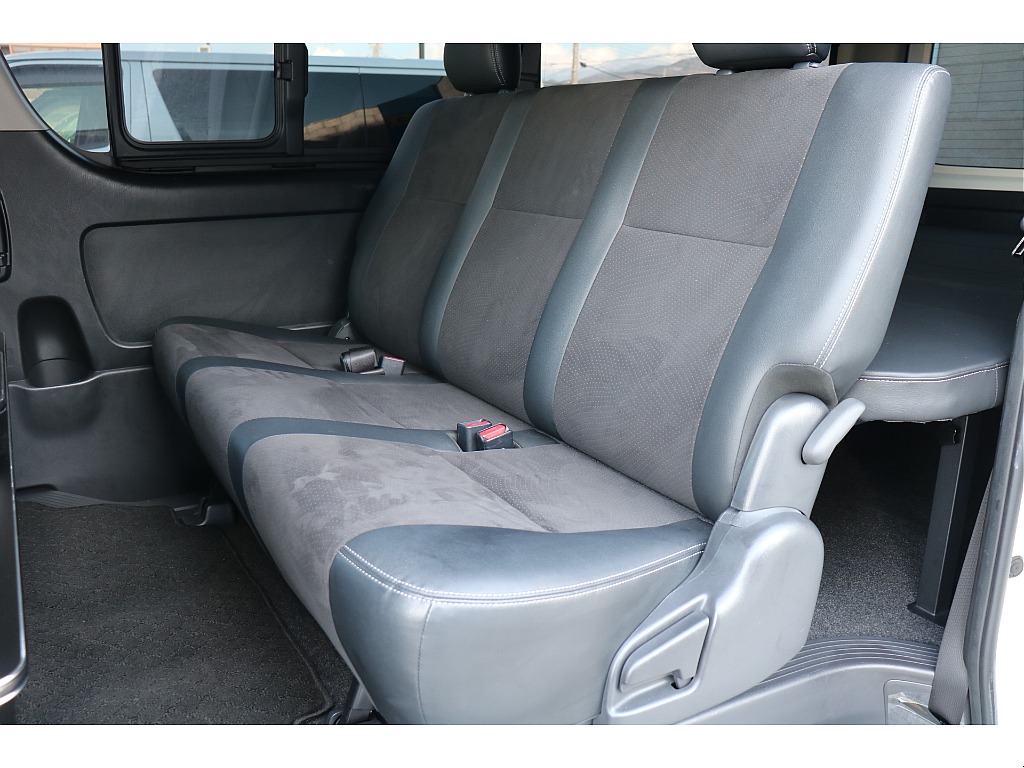 ダークプライム専用ハーフレザーシート！