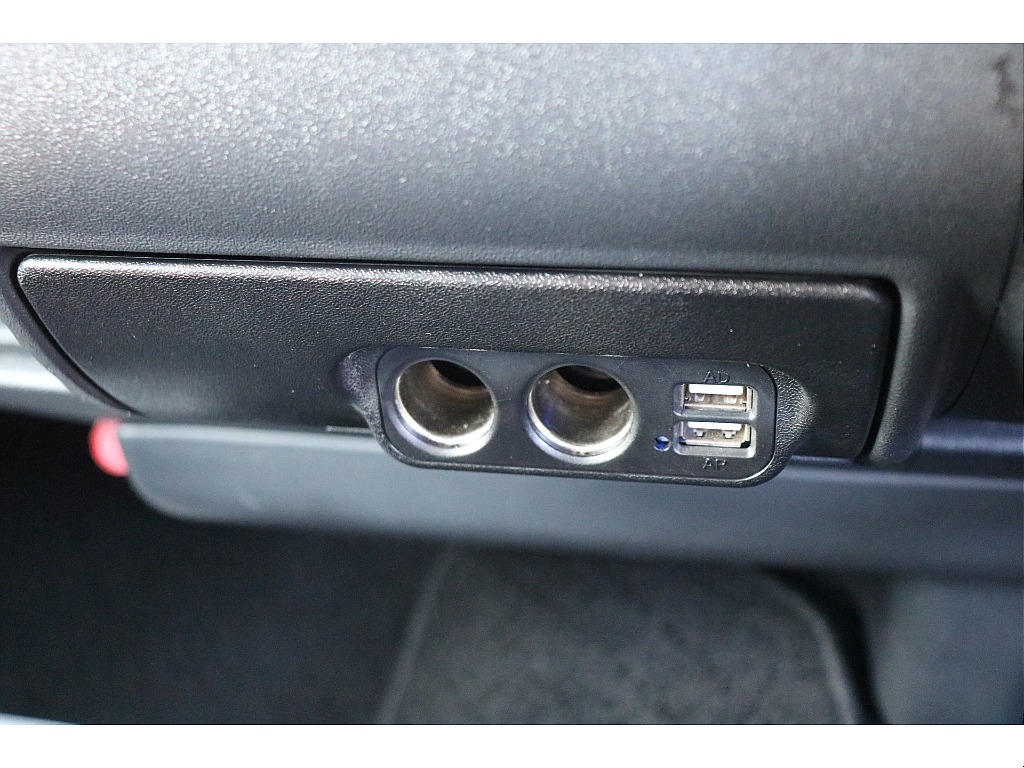 灰皿USBポート！