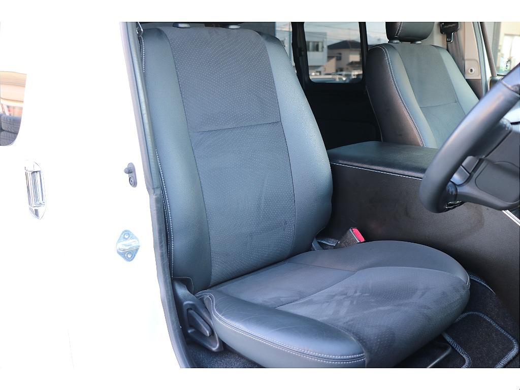 ダークプライム専用ハーフレザーシート！