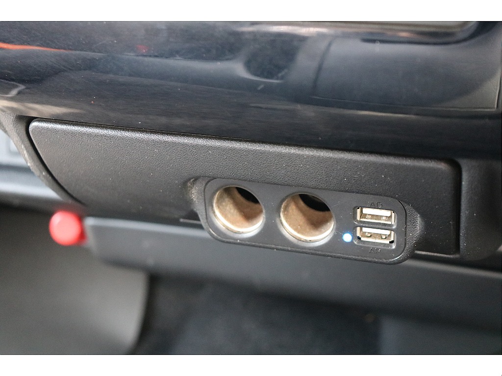 灰皿USBポート！