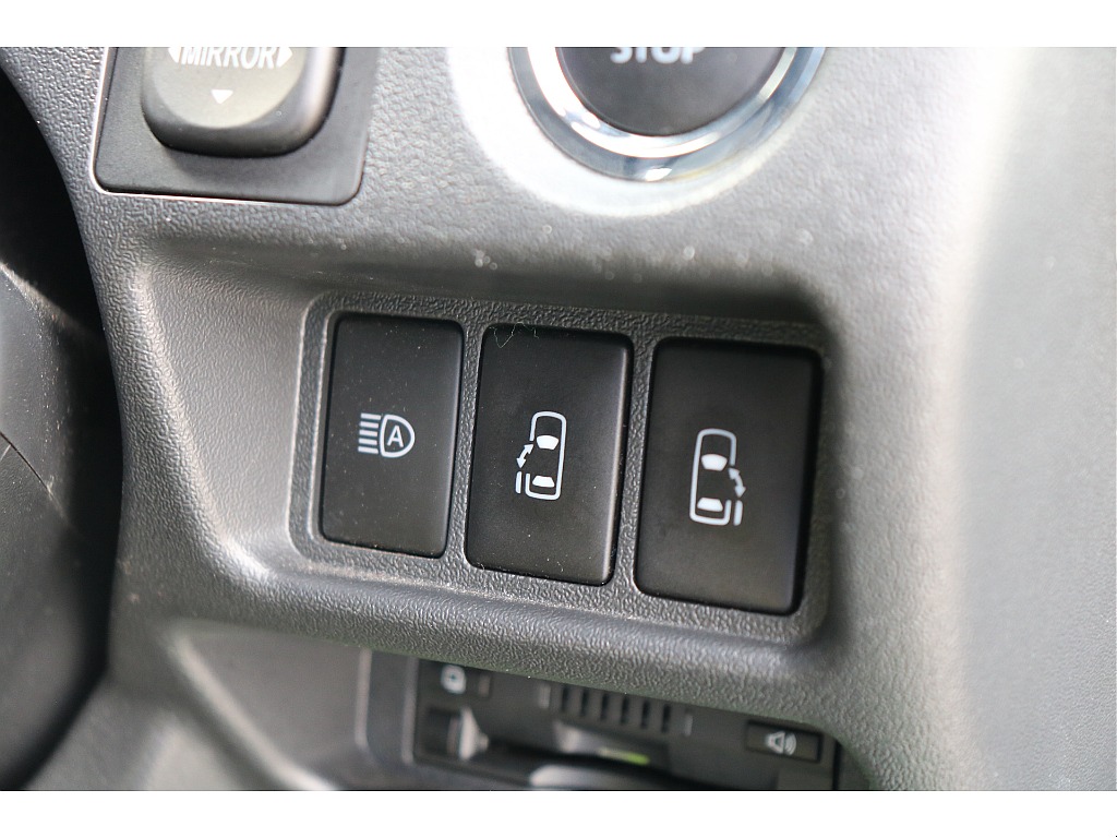 両側パワースライドドア！