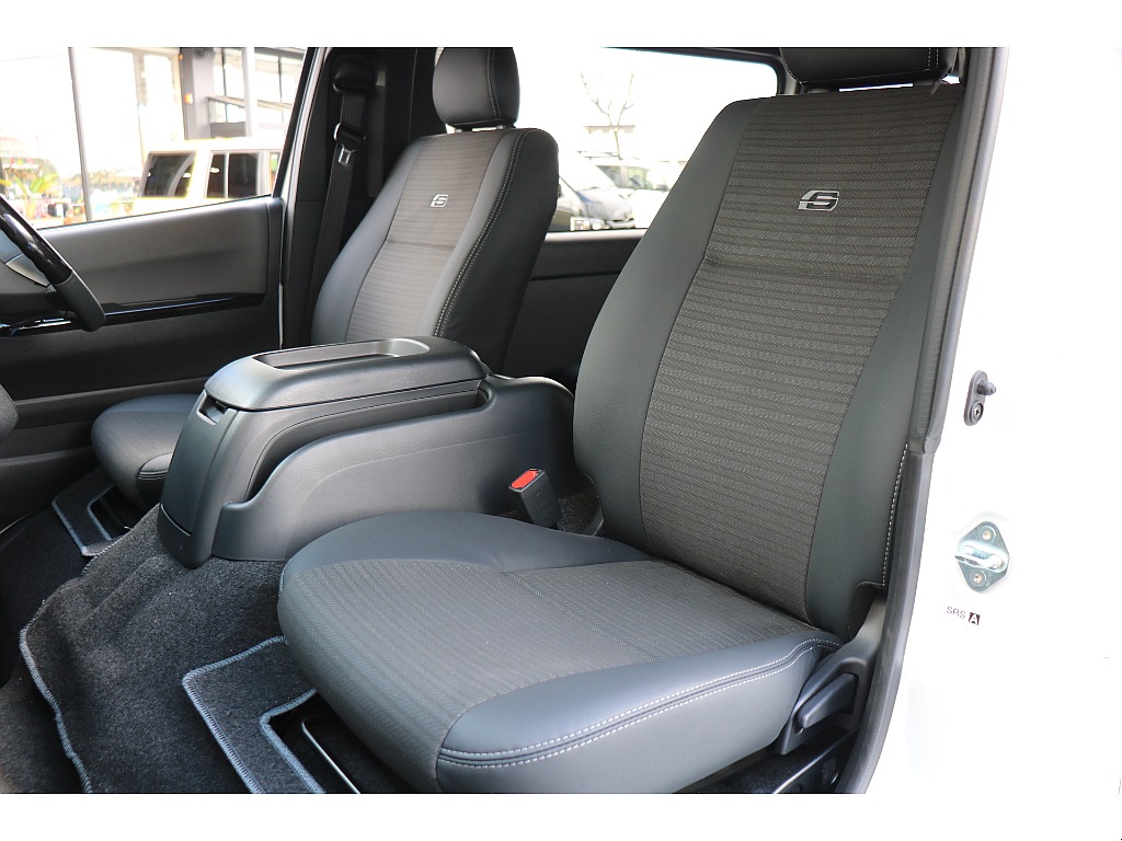 ダークプライムS専用ハーフレザーシート！