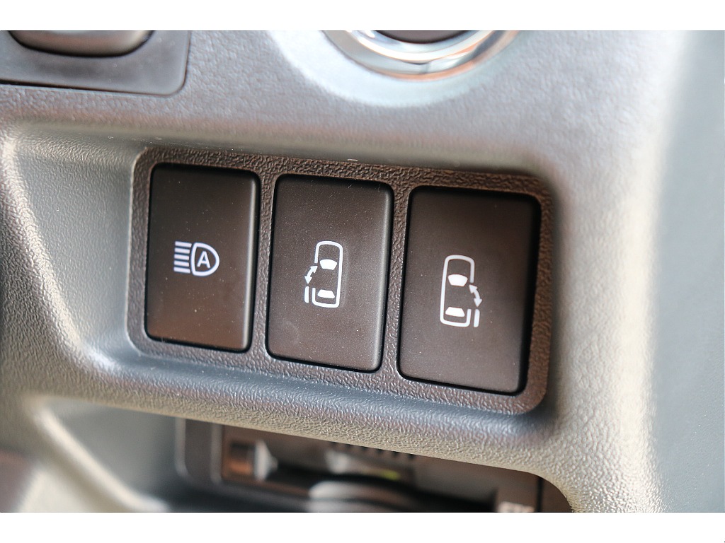 両側パワースライドドア！