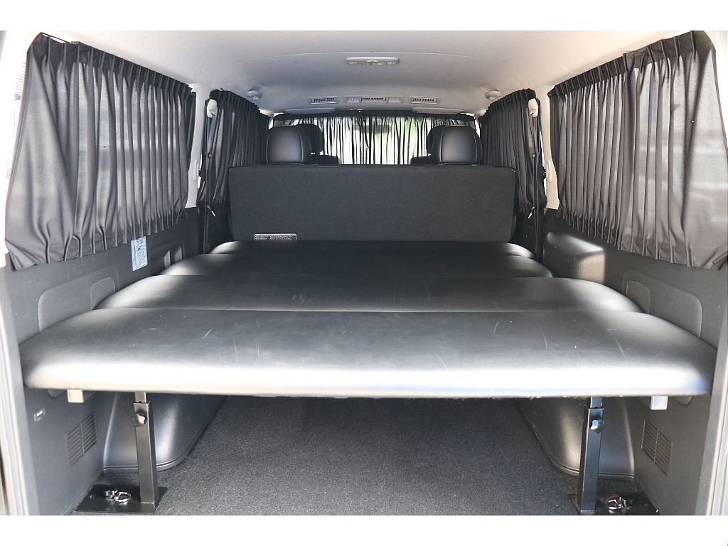 リアカーテン付き！