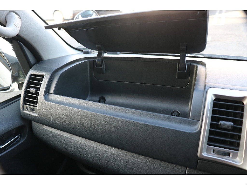 助手席収納ボックス！